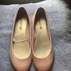 Cute blush pink flats!